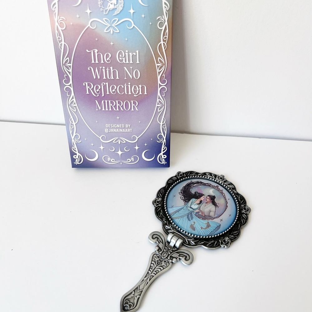 Fairyloot‎ The Girl With No Reflection Hand Mirror Silver Ornate Folding Vanity